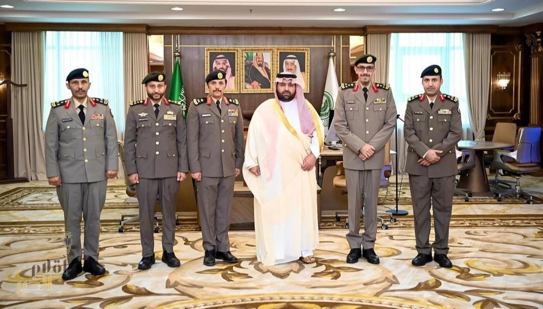 أمير منطقة جازان يقلد عددًا من القيادات الأمنية رتبهم الجديدة
