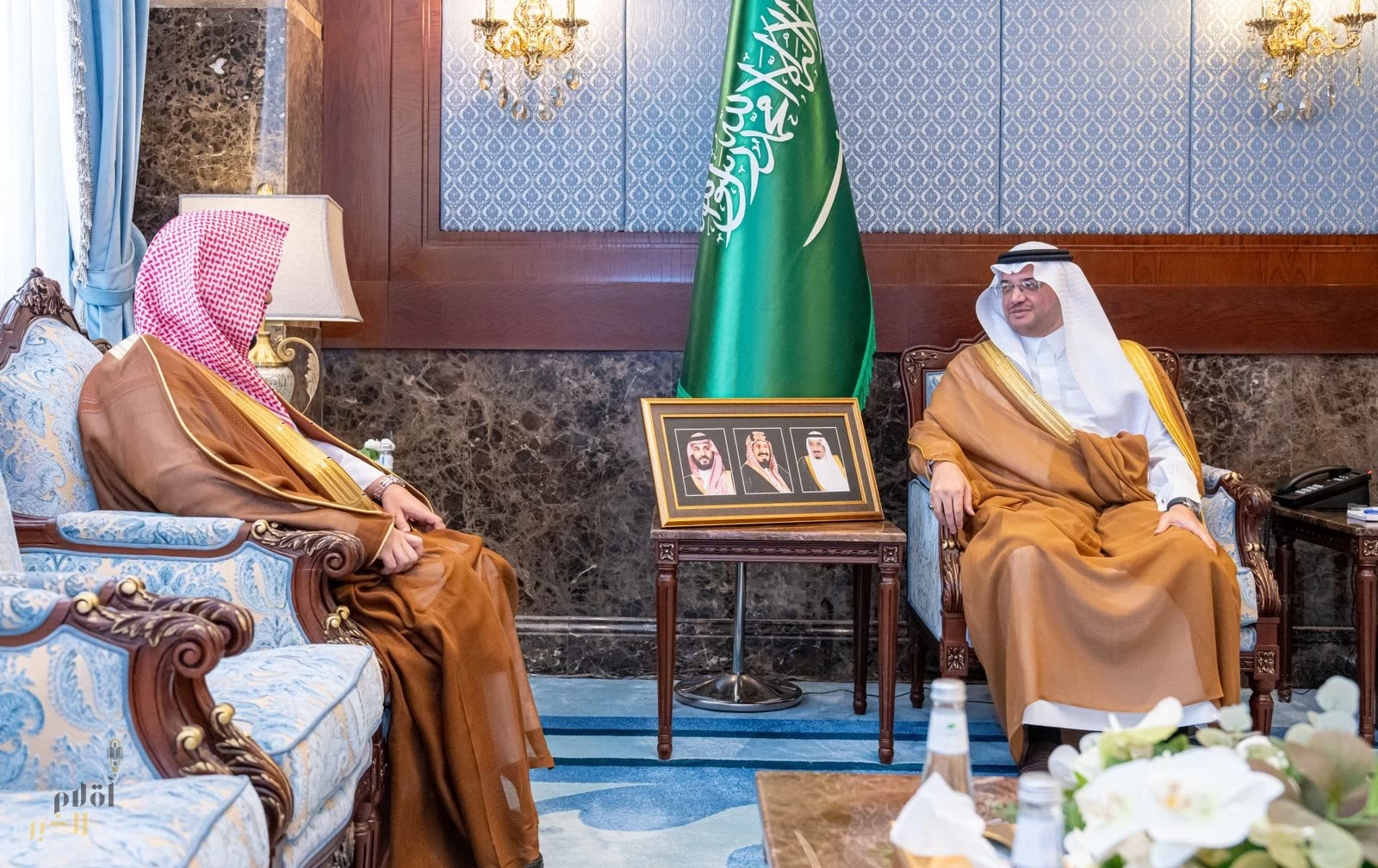 محافظ الأحساء يطلع على منجزات المحكمة الإدارية ويشيد بكفاءتها