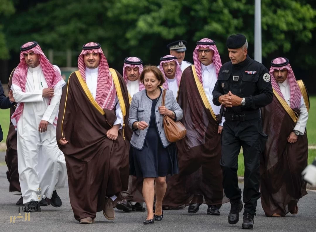وزير الداخلية يزور مركز العمليات الأمنية لشرطة باريس