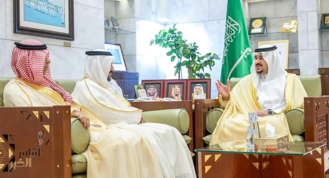 نائب أمير الرياض يطّلع على جهود الموارد البشرية والتعليم التقني والمهني