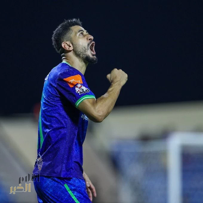 الفتح يمدد رحلة الإبداع مع المغربي مراد باتنا