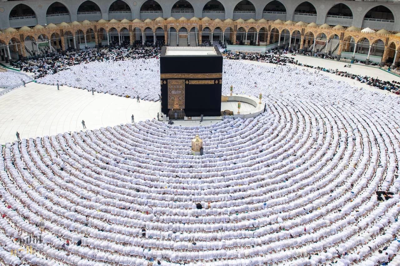 إثراء لتجربة ضيوف الرحمن.. رئاسة الشؤون الدينيّة تهيئ الأجواء الإيمانيّة لصلاة الجمعة