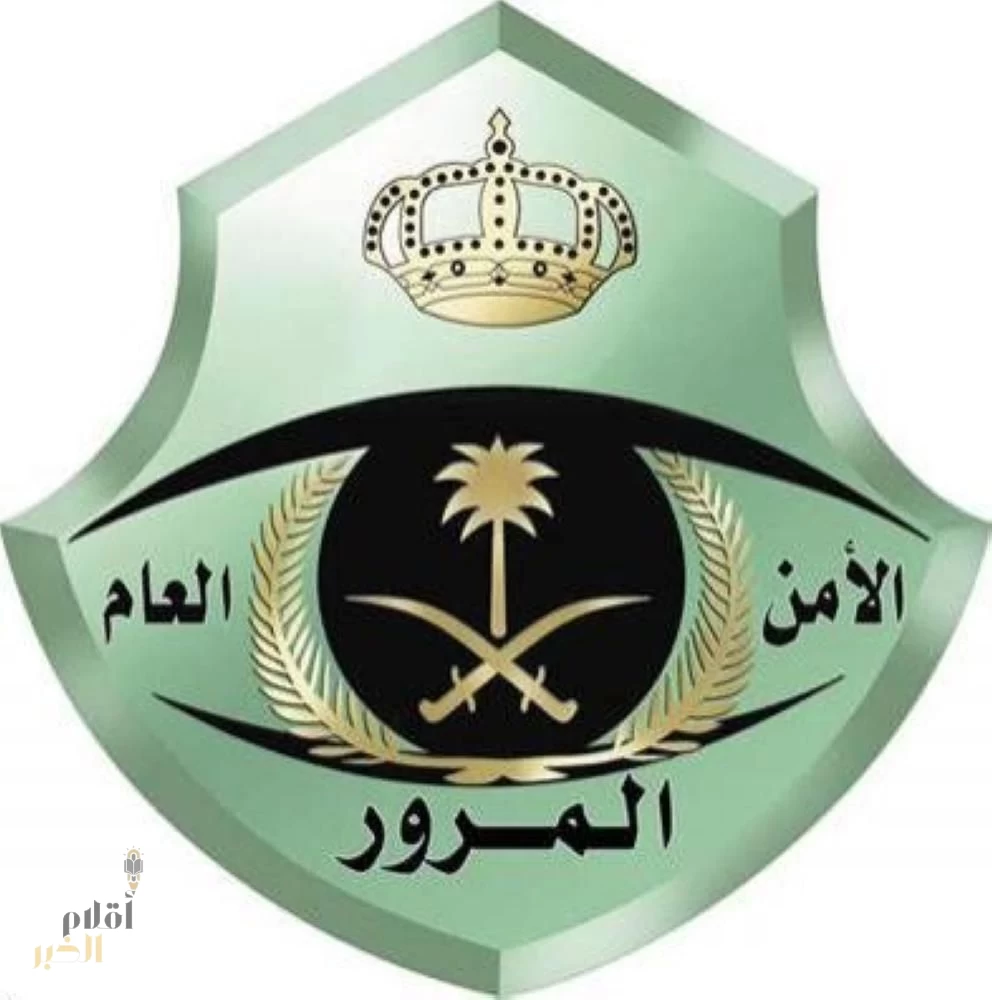 مرور الرياض يباشر حادث سقوط مركبة لـ "دورية أمنية" من فوق أحد الجسور