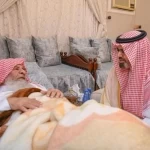 نائب أمير جازان يطمئن على صحة الشيخ العامري