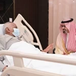 نائب أمير جازان يزور الأديب إبراهيم مفتاح للاطمئنان على صحته