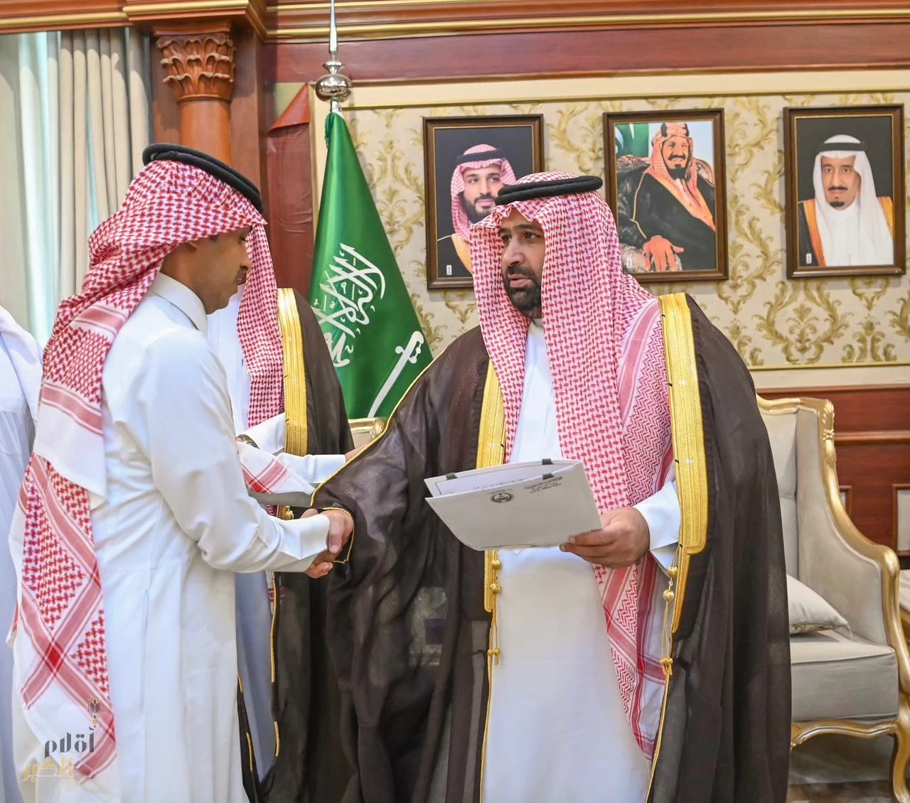 أمير منطقة جازان يستقبل أسرة المالكي لتنازلهم عن قاتل أخيهم لوجه الله تعالى