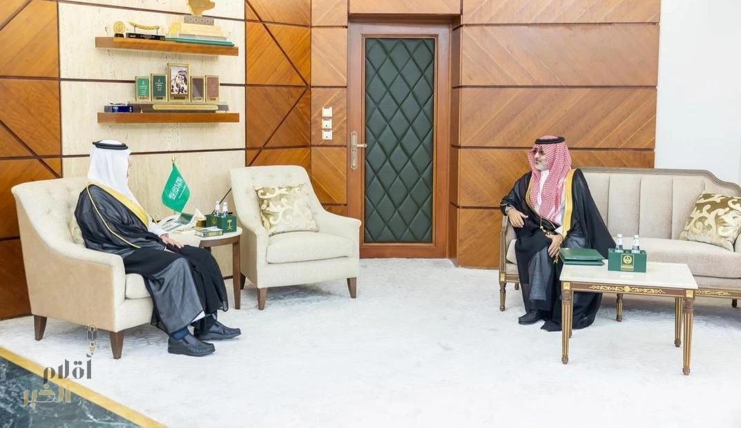 أمير الشرقية يستقبل مدير فرع الهيئة العامة لتنظيم الإعلام بالمنطقة