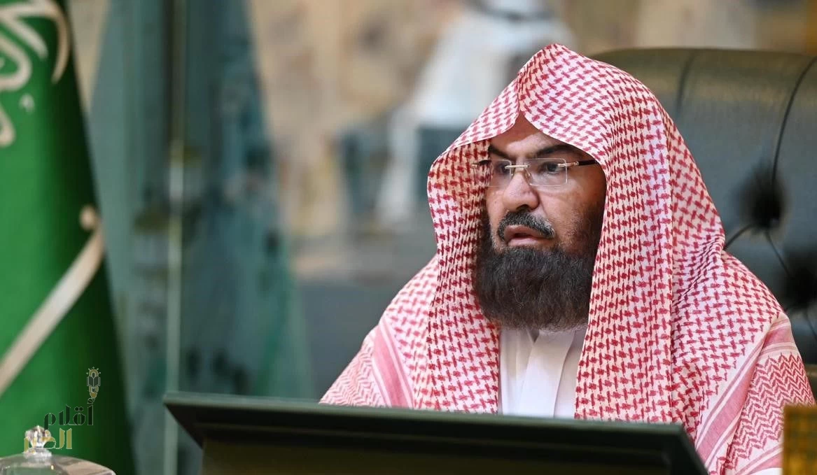 السديس: الالتزام بالتعليمات الأمنية عبادةٌ تُصان بها الأرواح وتُحفظ بها المقدسات