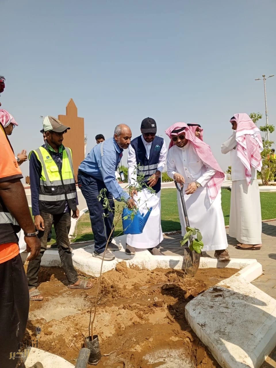 برعاية من محافظ الطوال اسمنت المنطقة الجنوبية تجسد مبادرة البصمة الخضراء