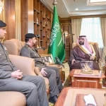 أمير جازان يستقبل مدير شرطة المنطقة وعددًا من القيادات الأمنية