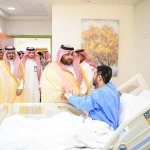أمير منطقة جازان ونائبه يطمئنان على صحة مدير عام تعليم جازان