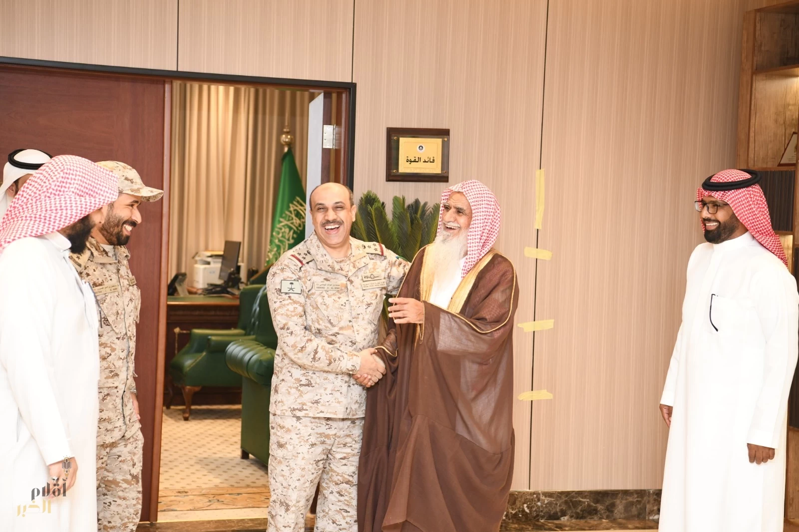 فضيلة المستشار الشرعي بجازان يلقي كلمة توجيهية لمنسوبي القوة البحرية بجازان