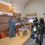 إدارة الترجمة بوزارة الداخلية تعزز التواصل مع زوار معرض الداخلية بمهرجان الإبل