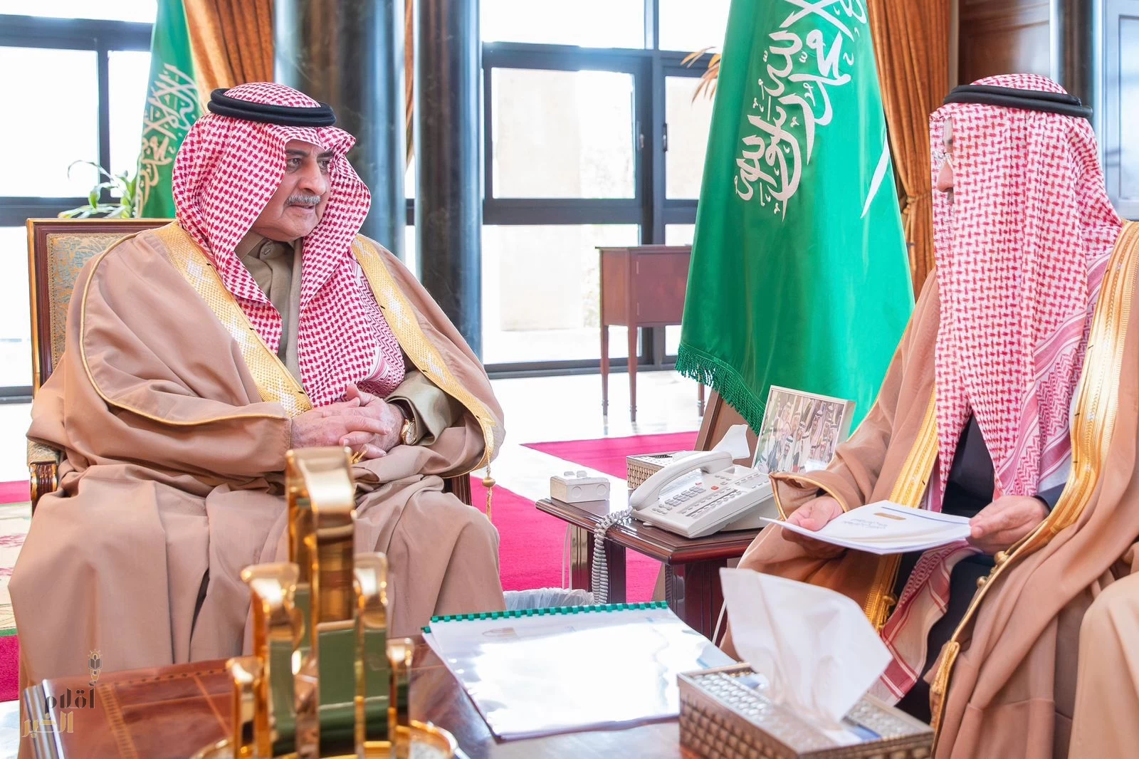 أمير منطقة تبوك يطلع على نسب الإنجاز في المشروعات التي تنفذها الامانة