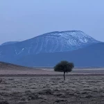 تساقط الثلوج يكسو أجواء حائل والمجمعة والغاط وسط موجة برد شديدة