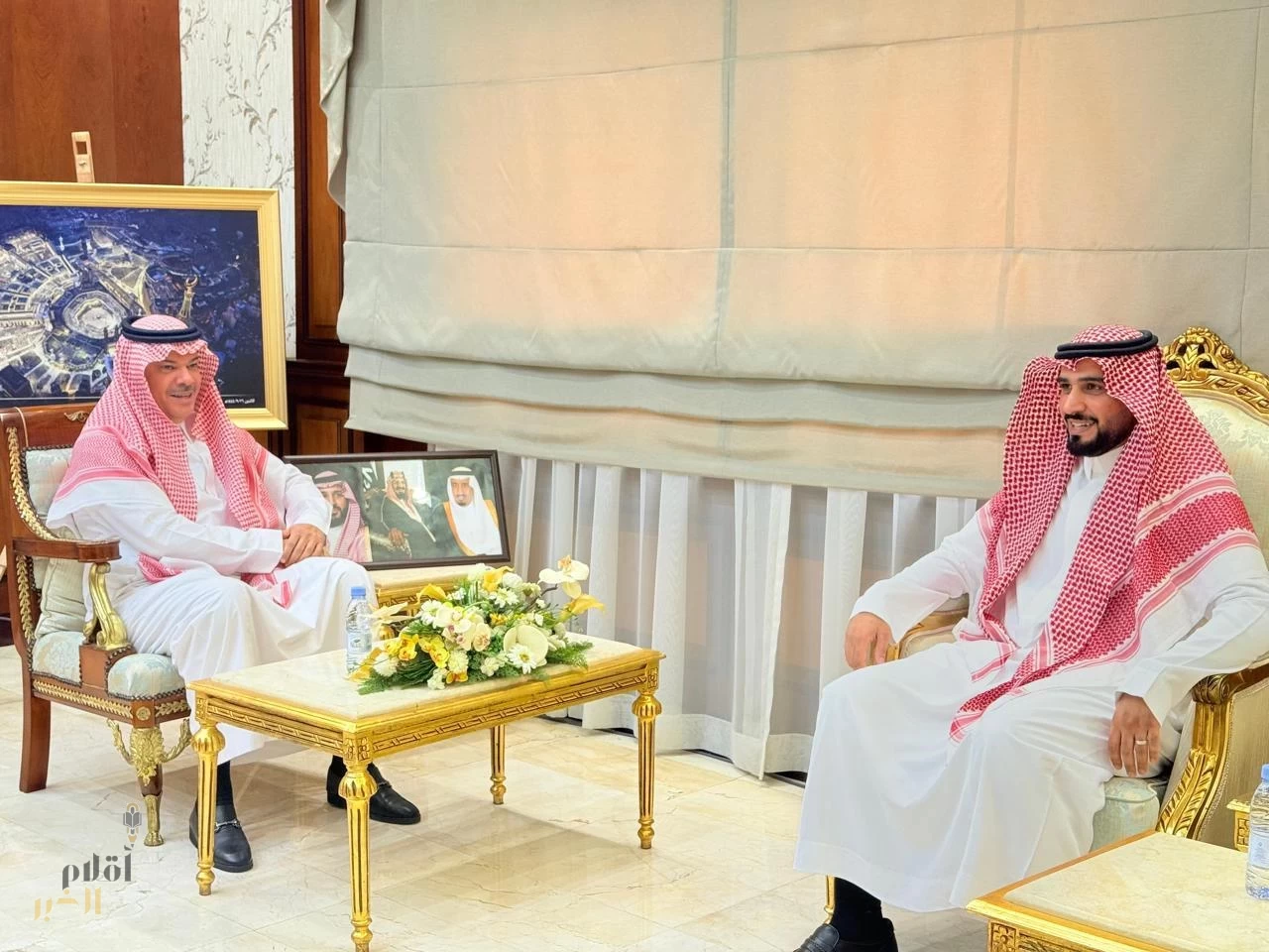 محافظ رابغ يدشّن مبادرة زراعة 400 ألف شجرة مانجروف ذكيّة على شواطئ المحافظة.