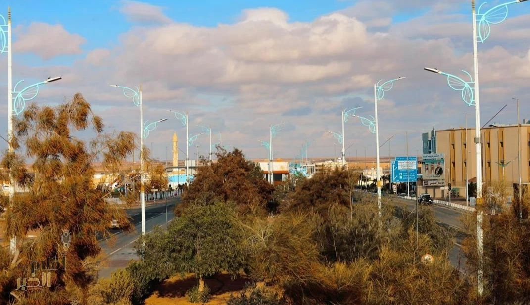 الأجواء الباردة والسحب المنخفضة ترسم الجمال في سماء محافظة طريف