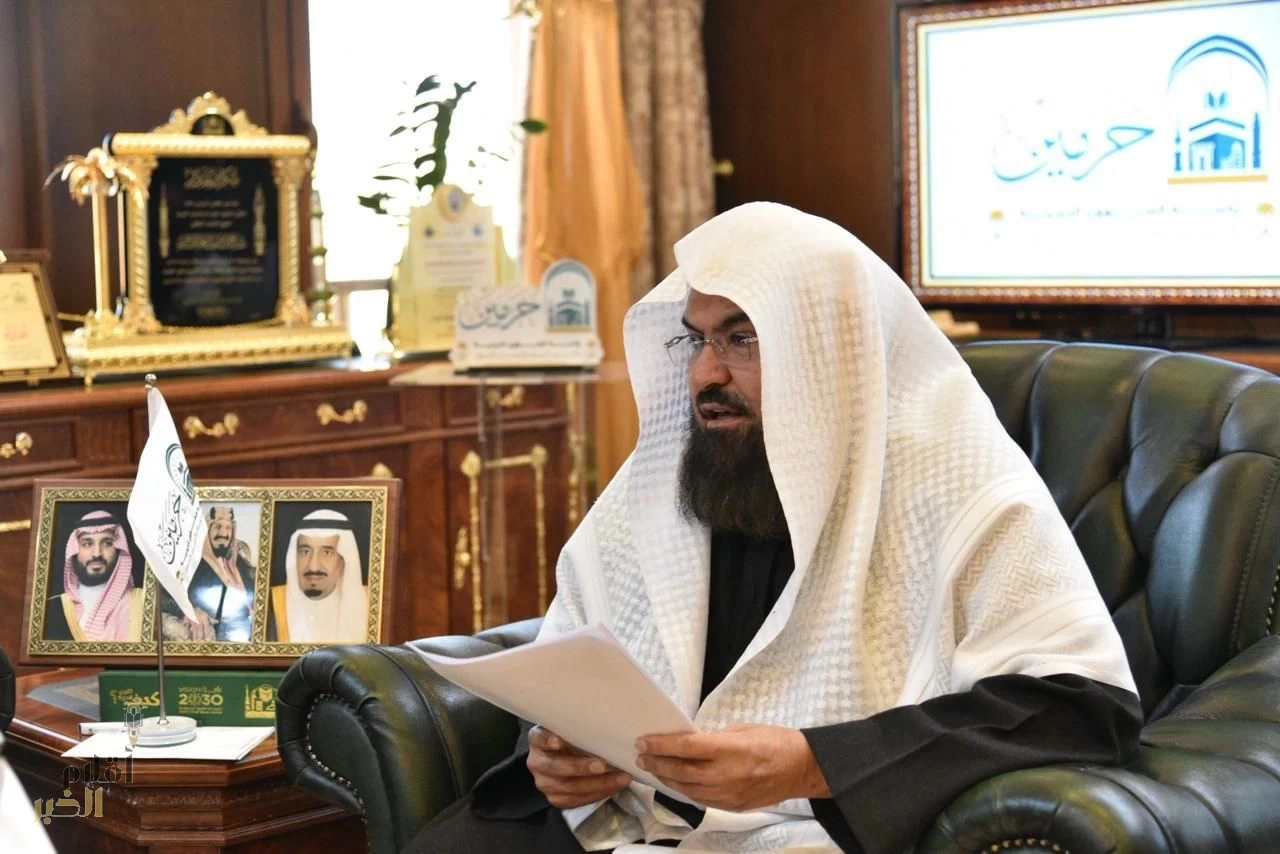 السديس يطّلع على جهود مجلس الحلقات بالمسجد النبوي 