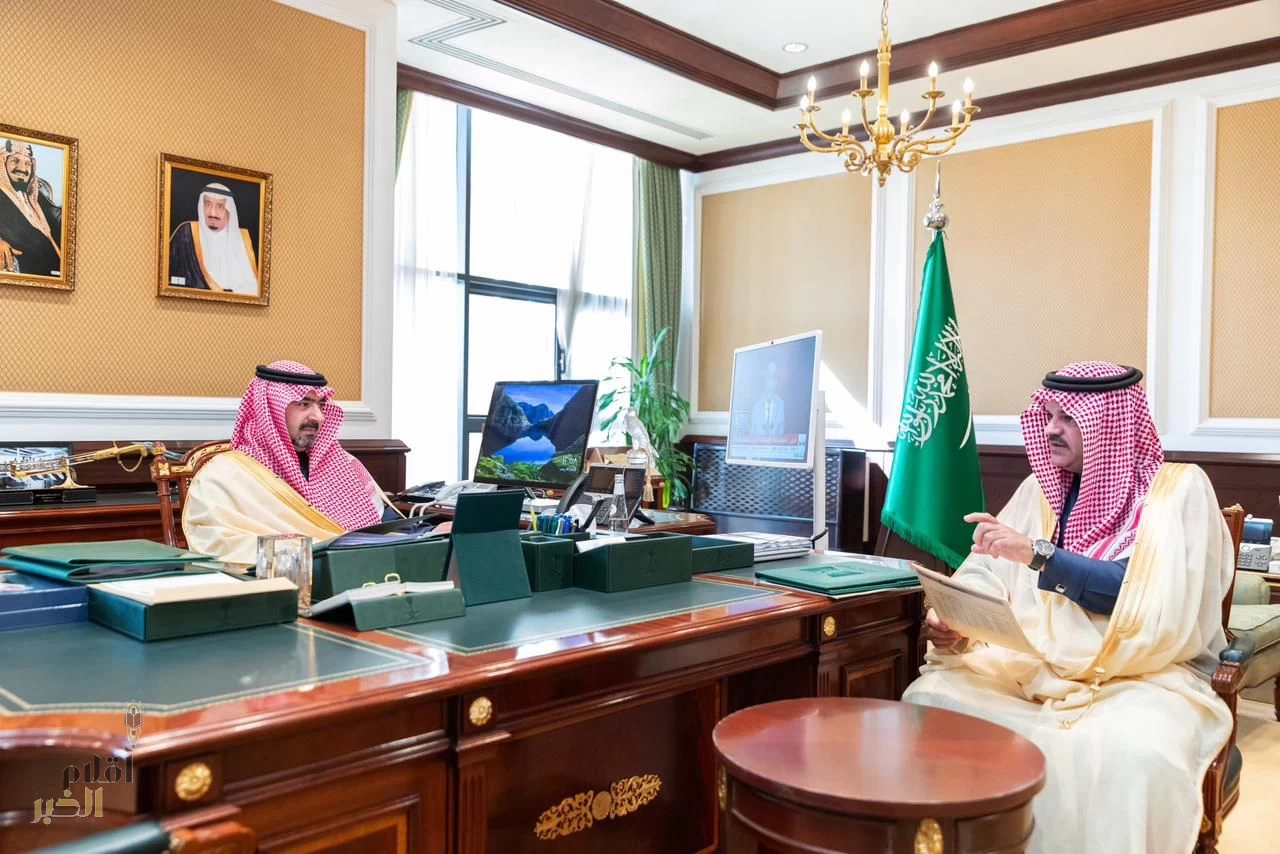 نائب أمير منطقة تبوك يطّلع على تقرير سير اختبارات جامعة تبوك