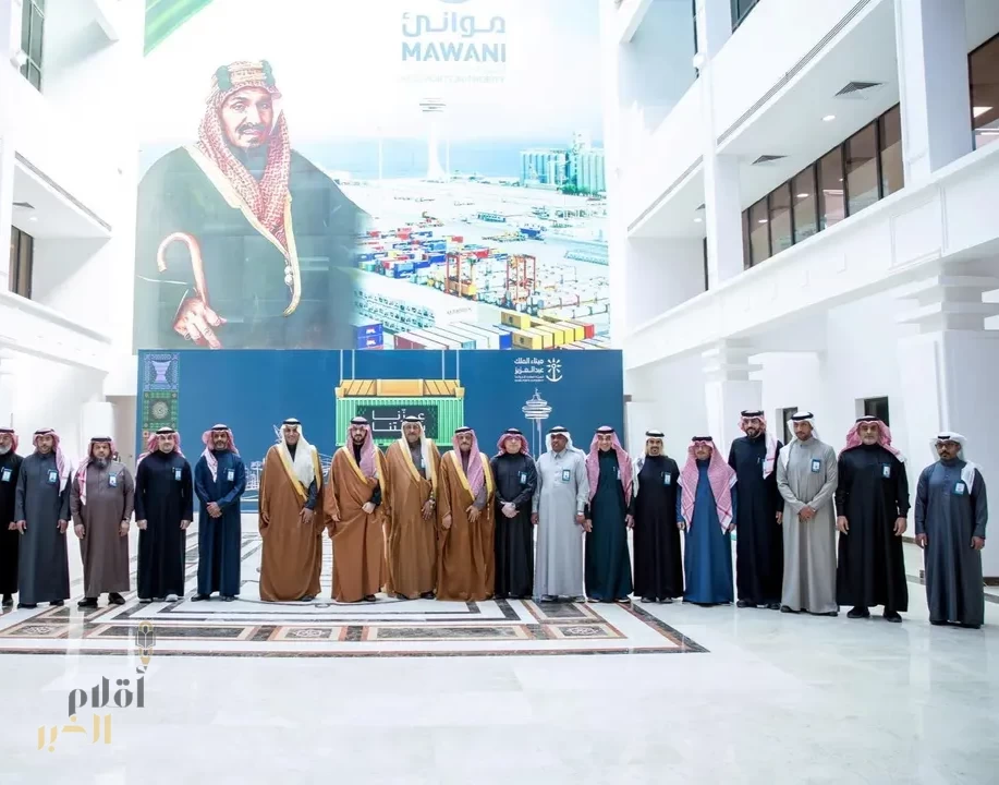 نائب أمير الشرقية يطلع على أنظمة التشغيل والمشاريع التطويرية في ميناء الملك عبدالعزيز بالدمام