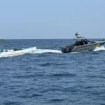 حرس الحدود بمنطقة عسير ينقذ مقيمين تعطلت واسطتهما البحرية في عرض البحر