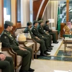 أمير المنطقة الشرقية يستقبل مدير الجوازات ويطّلع على تقرير عن منافذ المنطقة
