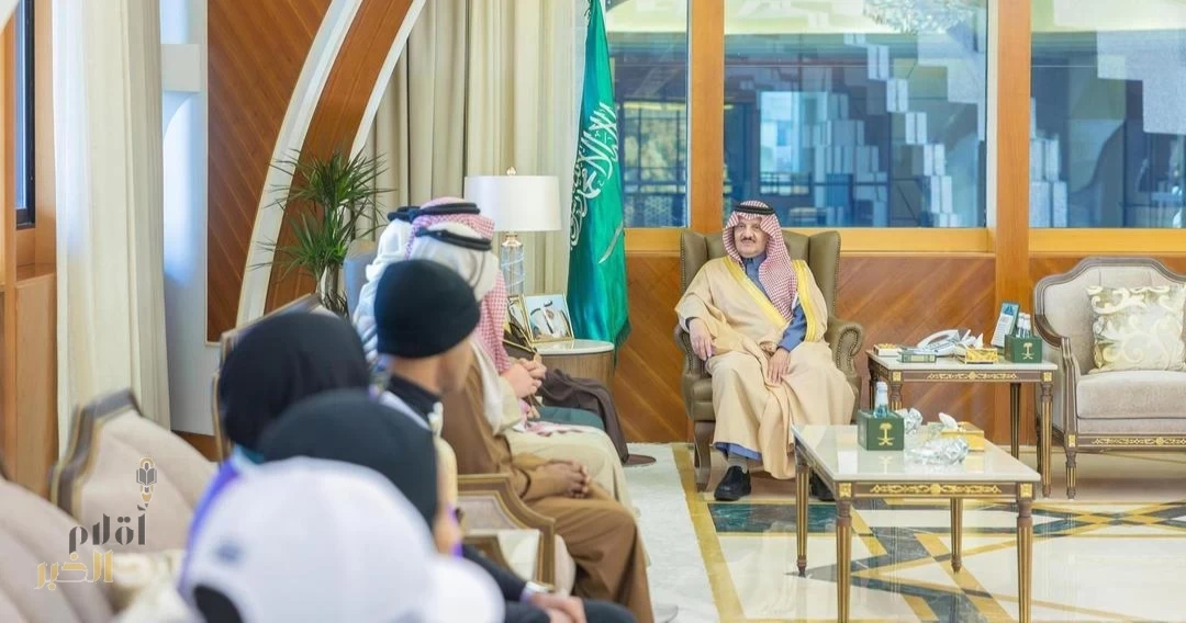 أمير الشرقية يستقبل رئيس مجلس إدارة نادي قرية العليا الرياضي ويُثمِّن إنجازات لاعبي النادي