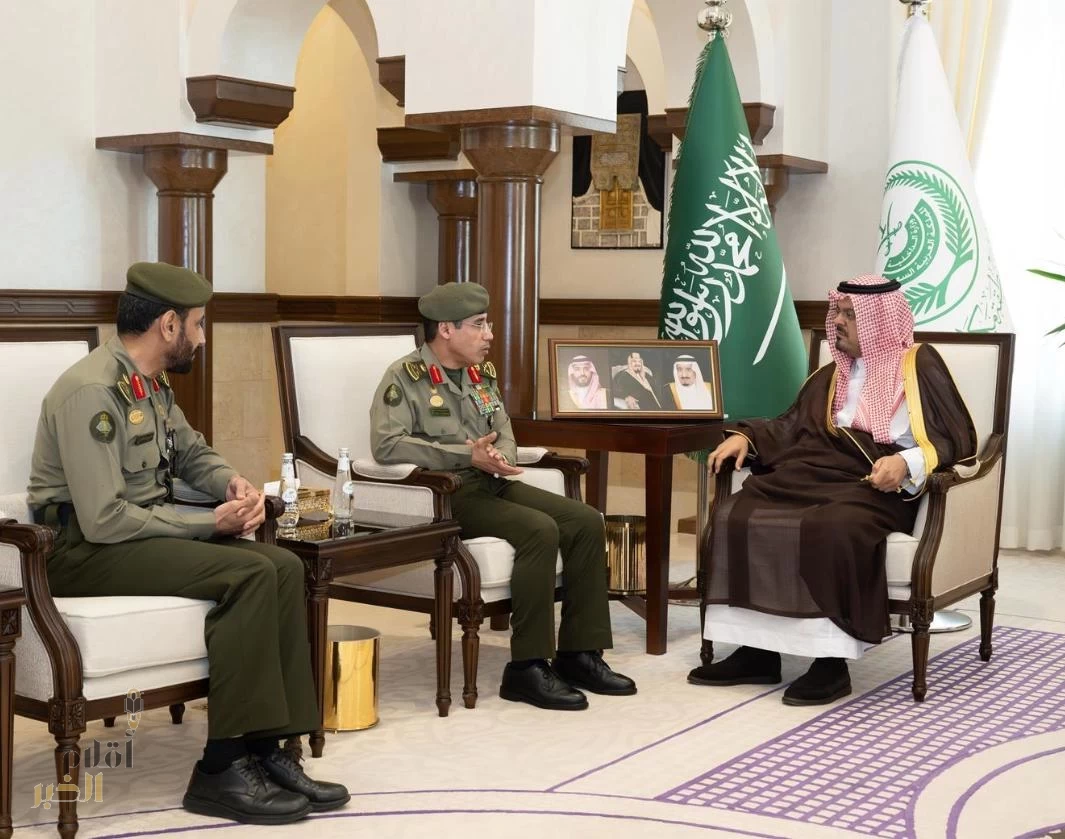 الأمير سعود بن مشعل يستقبل مدير عام الجوزات