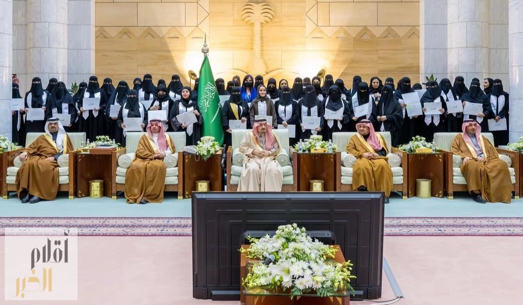 أمير الرياض يُكرِّم المدارس والطلبة المتميزين بالمنطقة