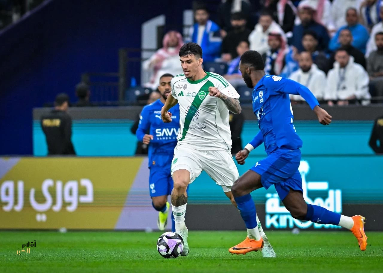 تعادل سلبي يحسم كلاسيكو الهلال والأهلي ويُبقي الصدارة زرقاء