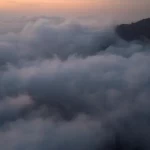 السحاب يعانق قمم جبال "شدا الأسفل" بالمخواة