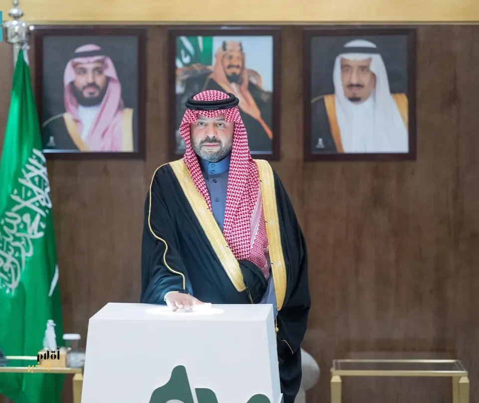 الأمير فيصل بن خالد بن سلطان يدشّن حملة "الجود منا وفينا" بالحدود الشمالية