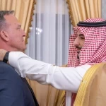 إنفاذًا لأمر خادم الحرمين الشريفين.. سمو وزير الدفاع يُقلد قائد القيادة المركزية الأمريكية السابق وسام الملك عبدالعزيز من الدرجة الممتازة