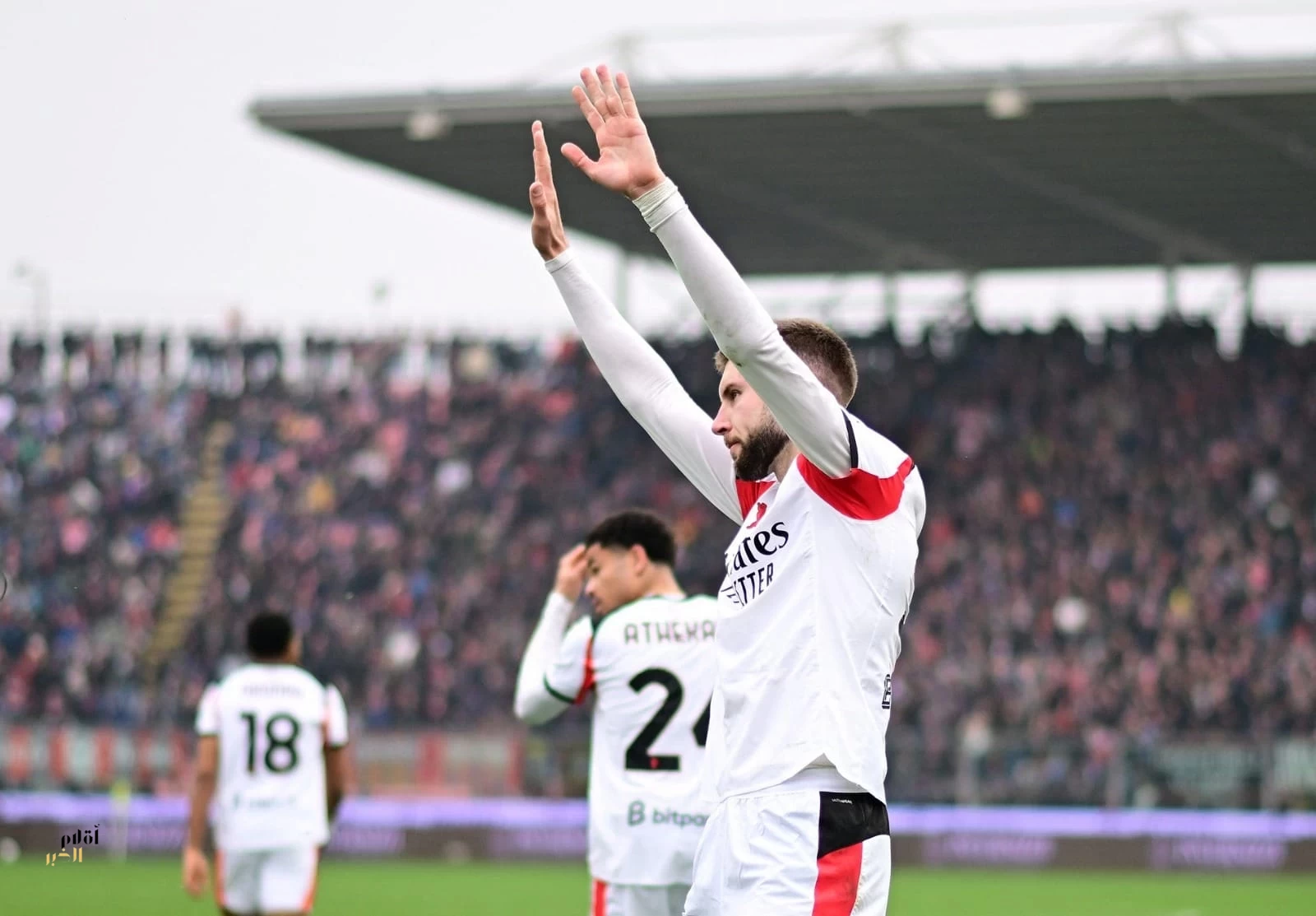 انتصار في الرمق الأخير يعزز مطاردة ميلان للصدارة