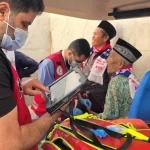 فرق "الهلال الأحمر" تُعيد النبض لمريض يُعاني من توقف القلب والتنفس في ساحات المسجد النبوي