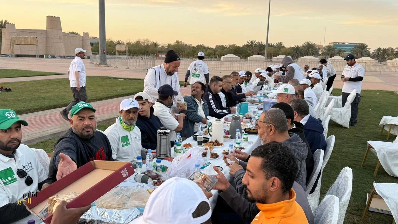 جمعية مجتمع مشاة الرياض تقيم إفطارًا جماعيًا في منتزه الملك عبدالله بالملز