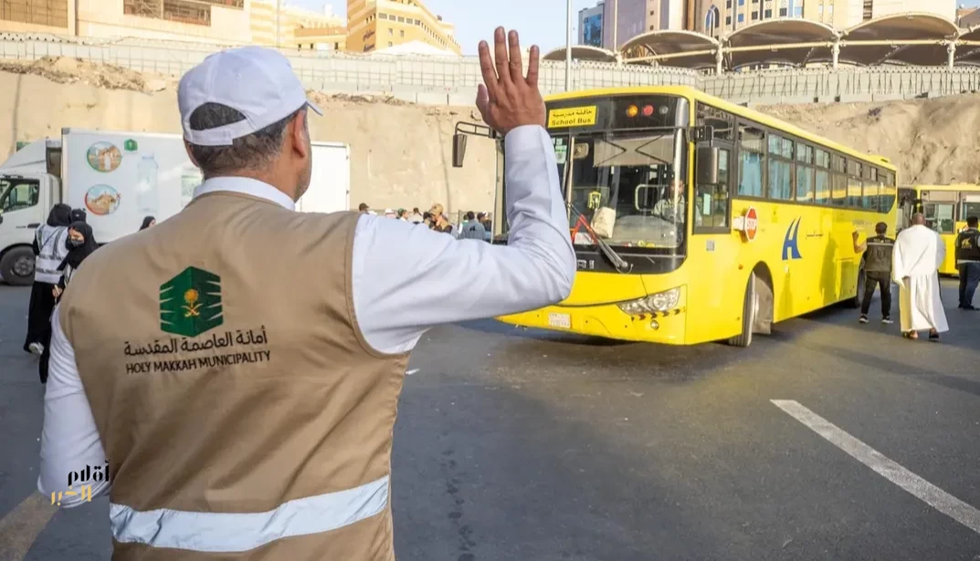 وزارة البلديات والإسكان ترفع جاهزيتها للعشر الأواخر بـ 18 ألف كادر و6 آلاف آلية لخدمة الزوار والمعتمرين