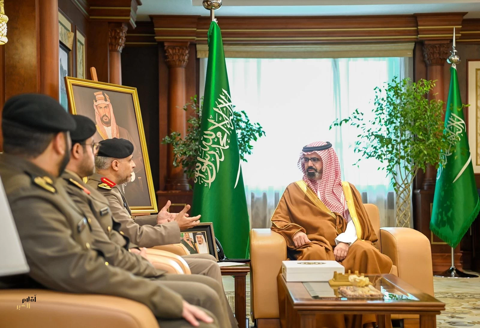 نائب أمير جازان يستقبل مدير مكافحة المخدرات بالمنطقة ويتسلّم تقرير الجهود الميدانية والوقائية