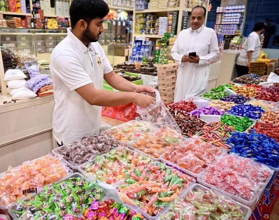 أسواق مكة تتزين بحلاوة العيد.. إقبال واسع على الشوكولاتة والحلويات مع اقتراب عيد الفطر