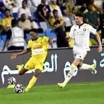 النصر يُحكم قبضته على الصدارة بخماسية في شباك الخليج