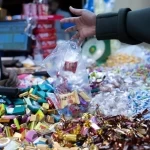 "حلويات العيد".. تصنع فرحة الأطفال في عيد الفطر