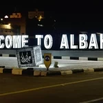 أمانة الباحة تُكثّف أعمال التزيين بـ 30 مجسمًا مضيئًا احتفاءً بعيد الفطر