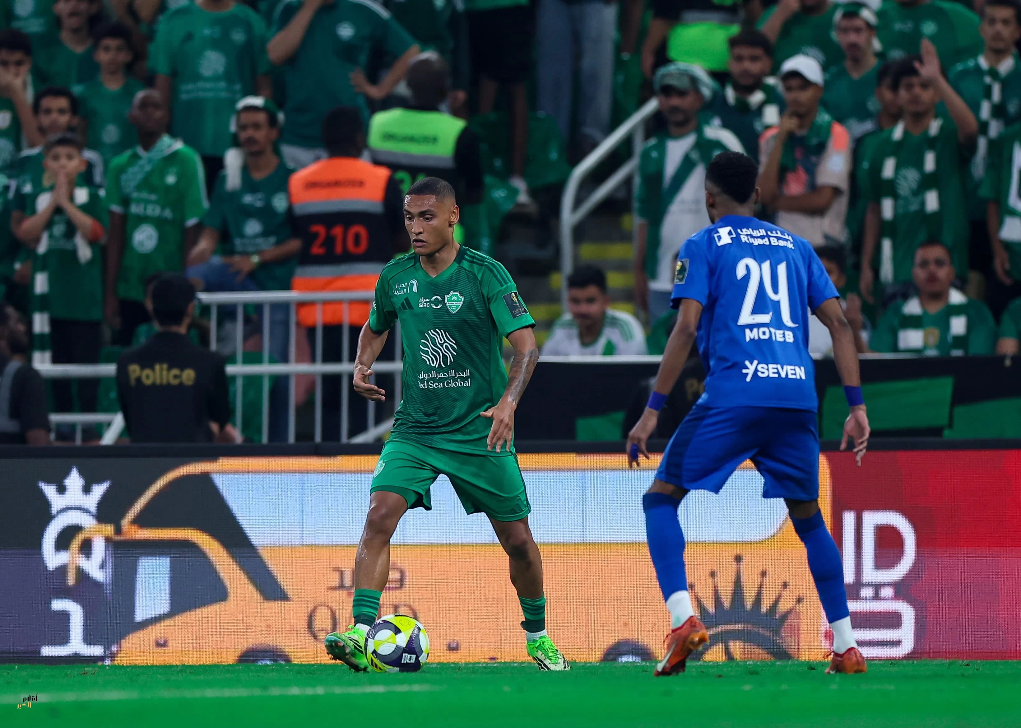 ياسين بونو يتصدى لركلتي ترجيح ويقود الهلال للنهائي على حساب الأهلي 
