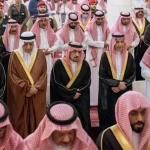 أمير منطقة الرياض يؤدي صلاة الميت على صاحبة السمو الملكي الأميرة نوره بنت عبدالعزيز بن عبدالرحمن آل سعود