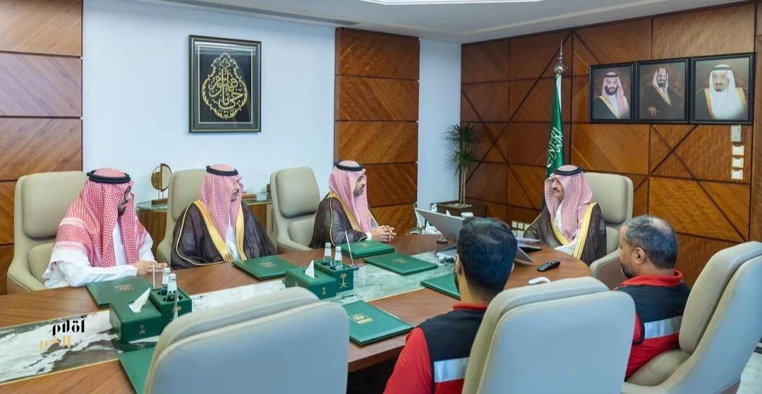 أمير الشرقية يستقبل المدير العام لفرع هيئة الهلال الأحمر السعودي ويطّلع على مؤشرات الأداء والجهود الميدانية