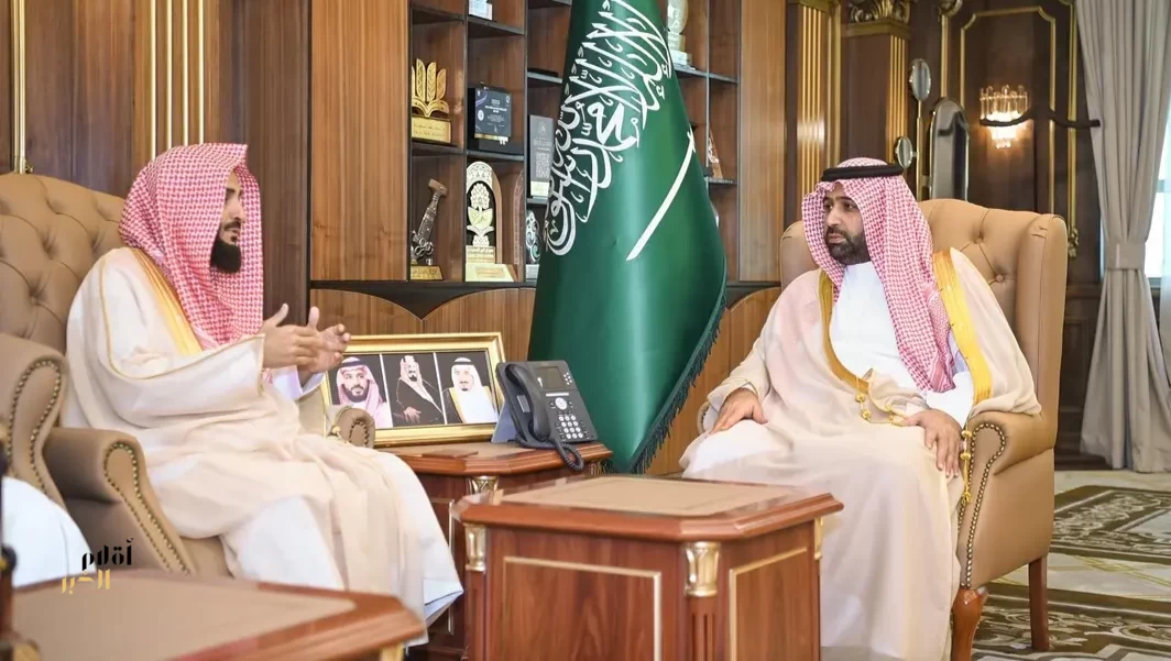 أمير منطقة جازان يستقبل رئيس المحكمة الجزائية وعددًا من القضاة