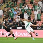 الأهلي يستعيد توازنه بثلاثية أمام ضمك المهدد بالهبوط 