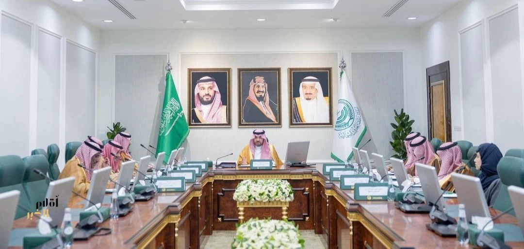 أمير منطقة الحدود الشمالية يرأس الاجتماع الدوري الثاني للوكلاء والمحافظين
