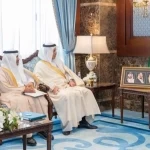 مُحافظ الأحساء يطّلع على التقرير السنوي لغرفة الأحساء 2025م