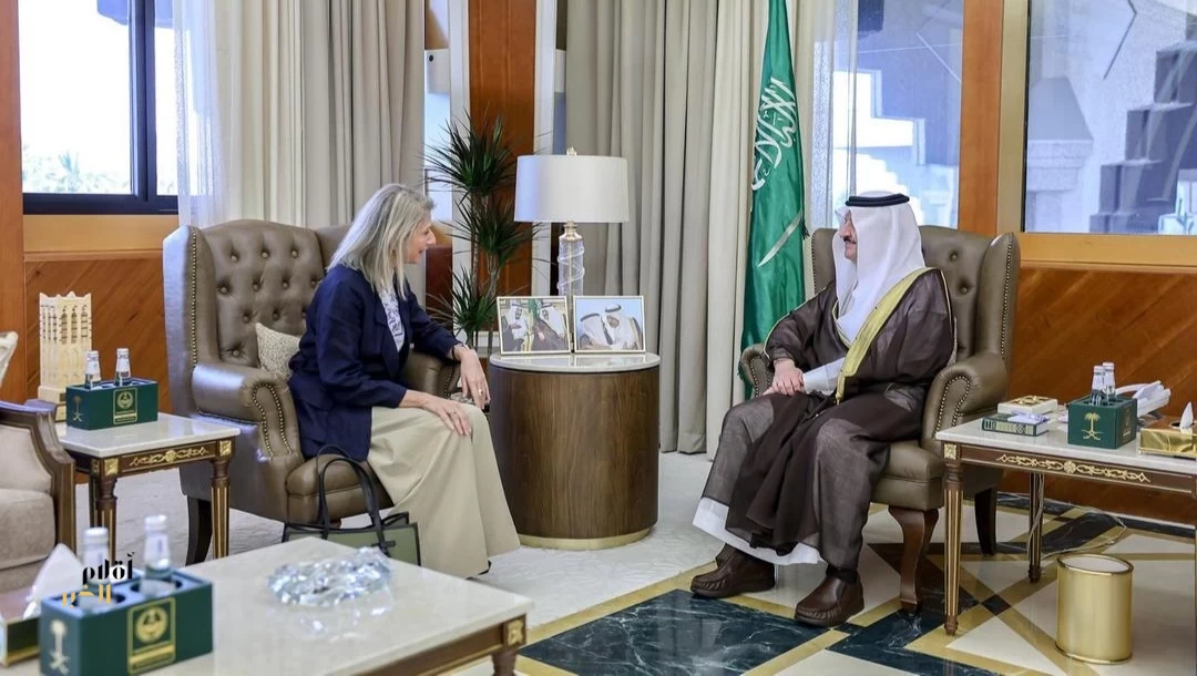 أمير المنطقة الشرقية يستقبل سفيرة الجمهورية الهيلينية لدى المملكة